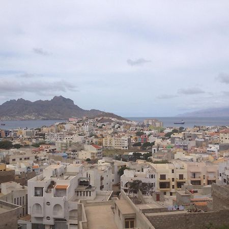 Residencial Monte Cara Bed and Breakfast Mindelo Exteriör bild