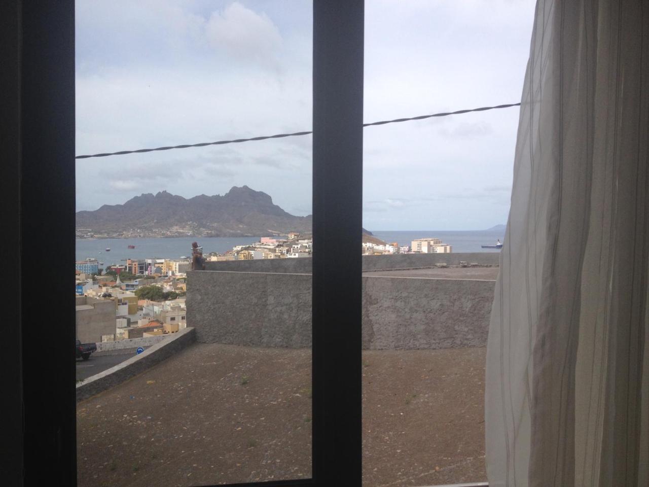 Residencial Monte Cara Bed and Breakfast Mindelo Exteriör bild
