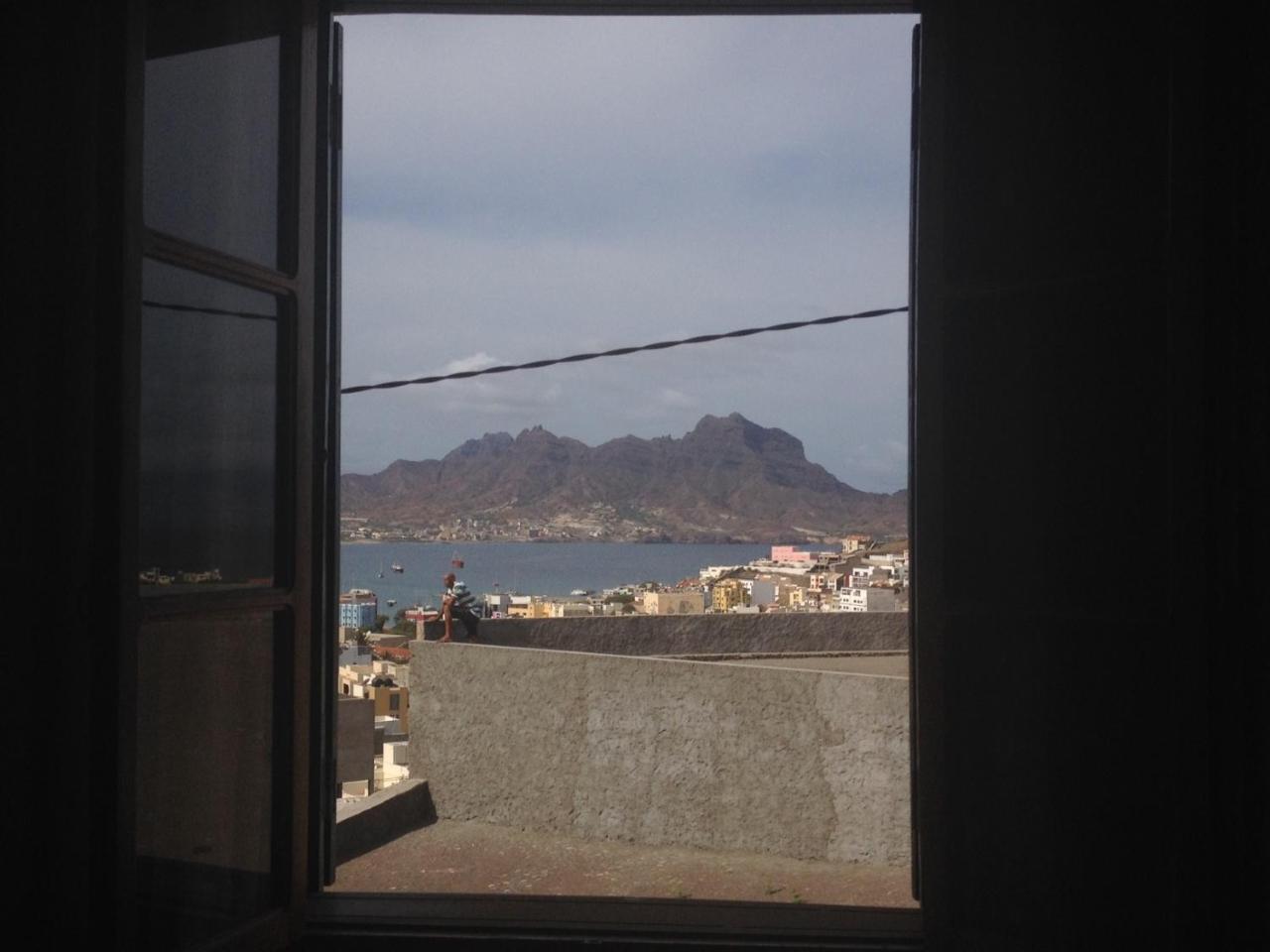 Residencial Monte Cara Bed and Breakfast Mindelo Exteriör bild